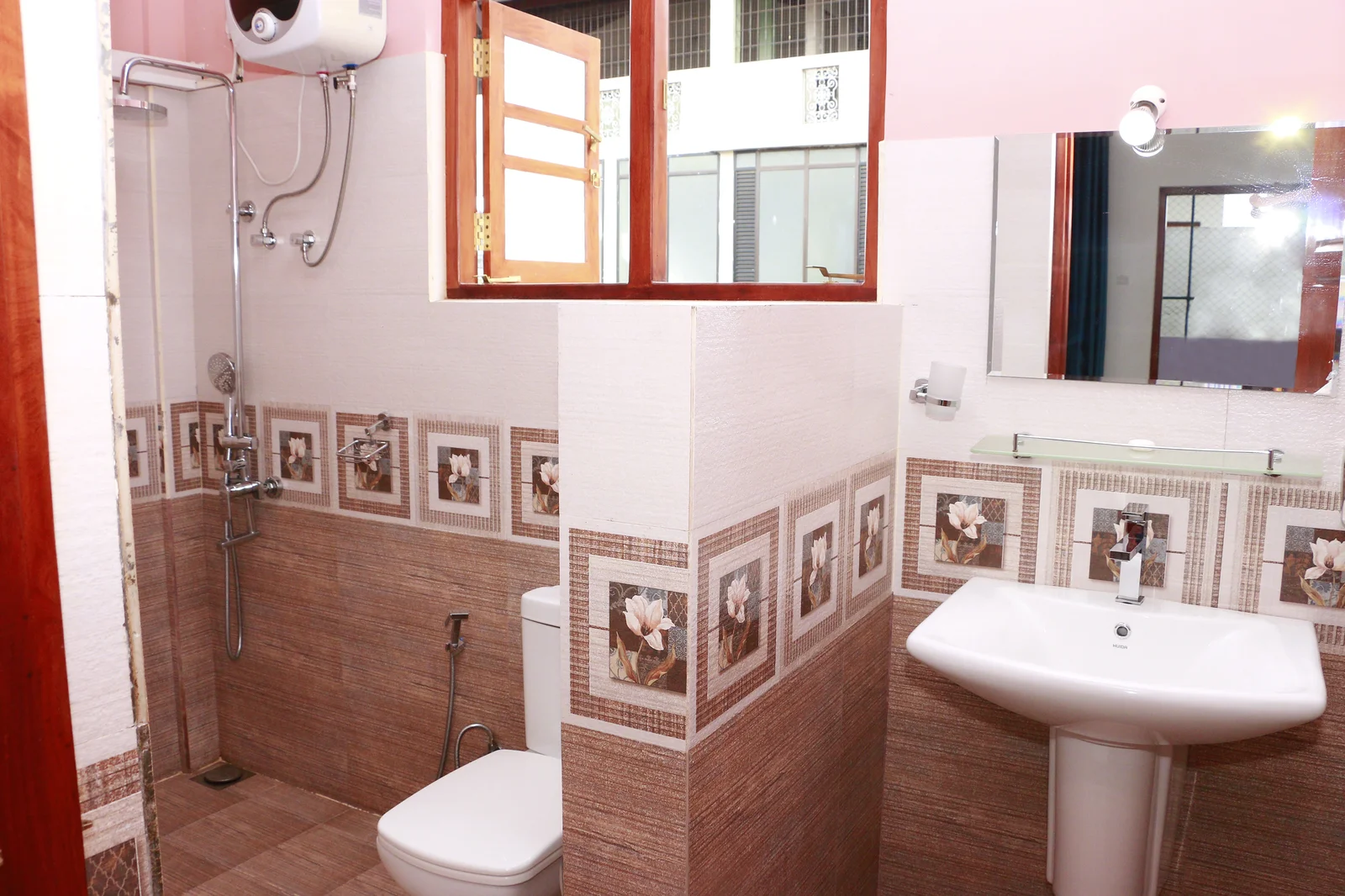 Deluxe Double Room 2 — Photo 8